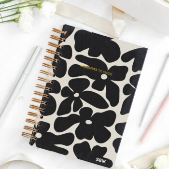 Happy Calendar planner spiral binding - Remember to smile 2026