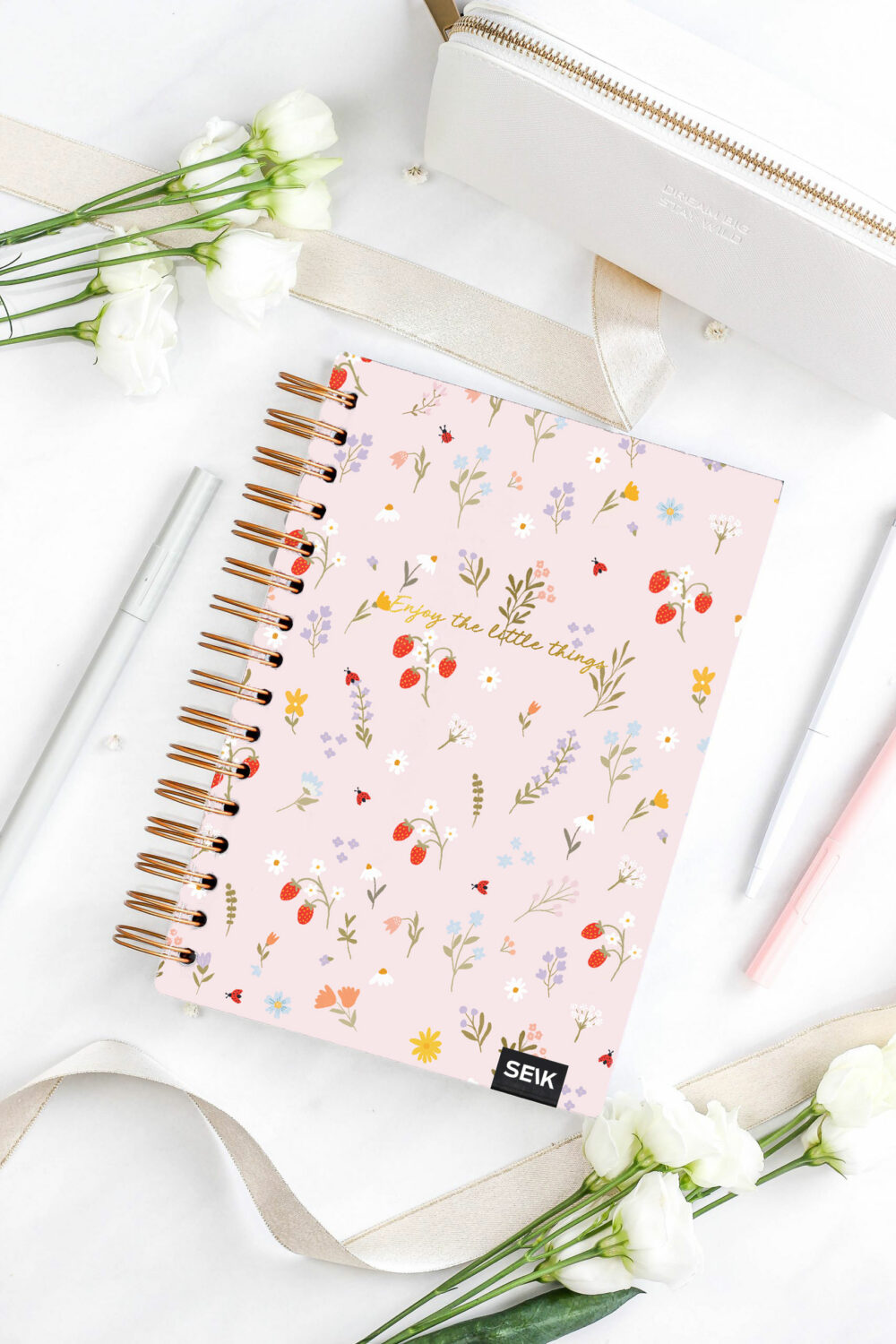Happy Calendar planner spiral binding - little things 2026