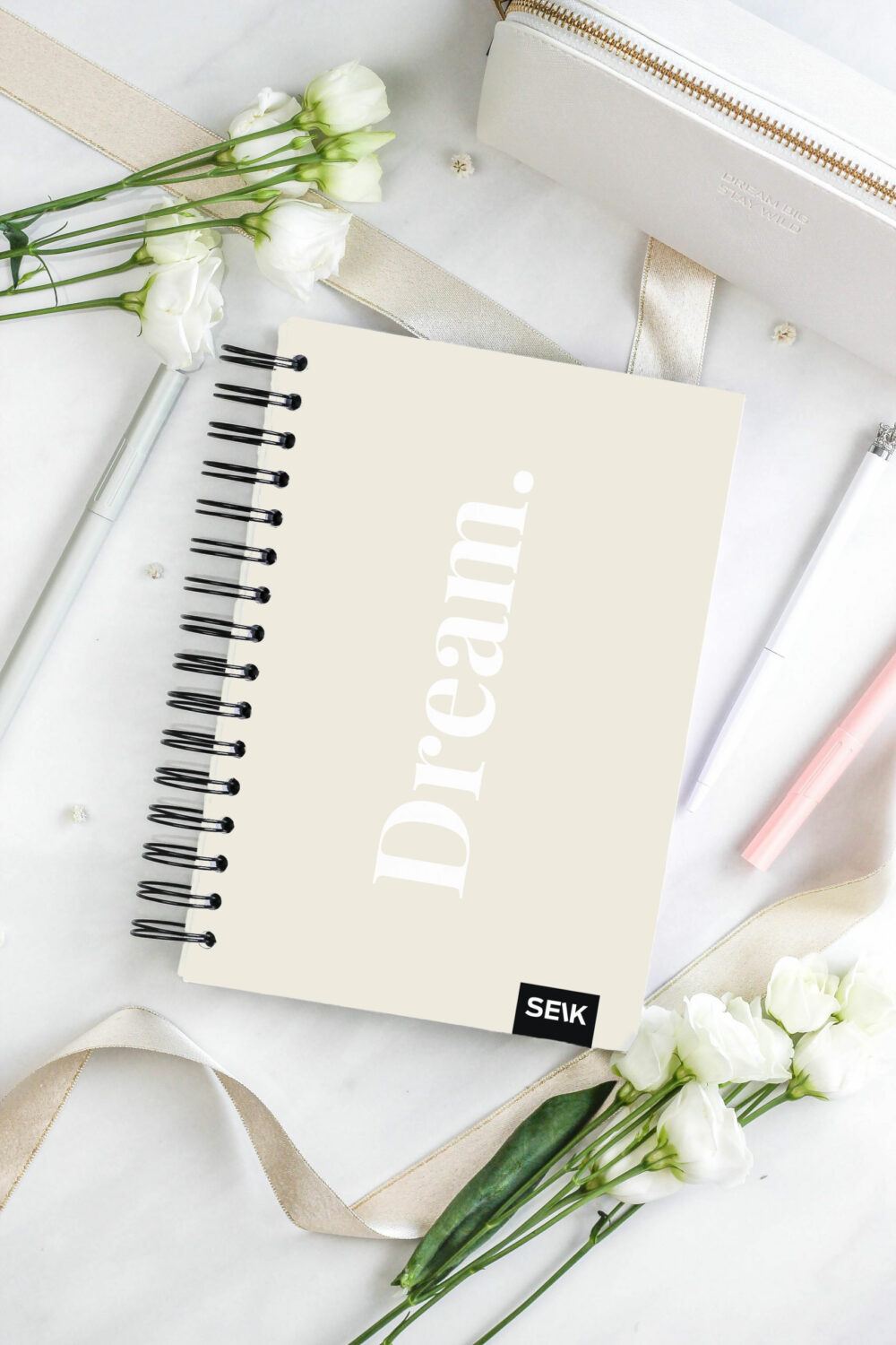 Happy Calendar planner spiral binding - dream 2026