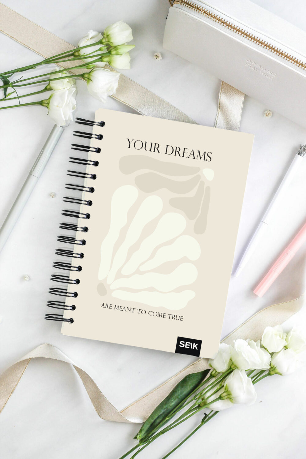 Happy Calendar planner spiral binding - your dreams 2026